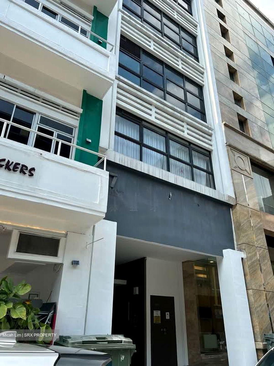 Hongkong Street (D1), Office #570960501